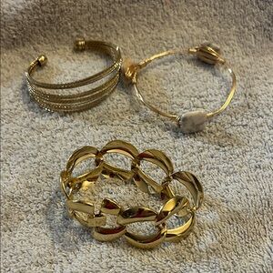 3 Elegant Gold Fashion Bracelets for different looks